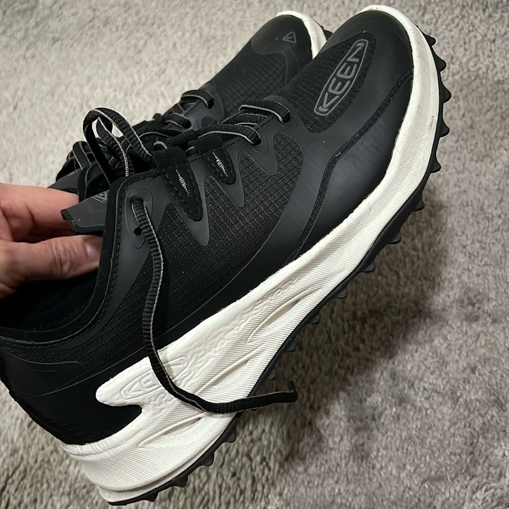 Keen Black and White Women's Athletic Shoes
